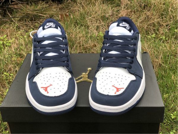 Midnight Navy Nike SB Jordan 1 Low CJ7891-400 tongue