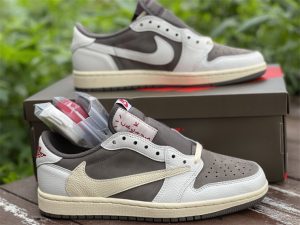 Travis Scott x Air Jordan 1 Low Brown Reverse 2022